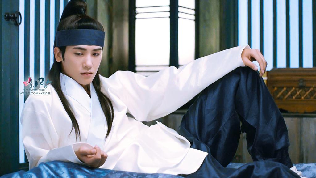 《花郎》朴炯植古装剧照