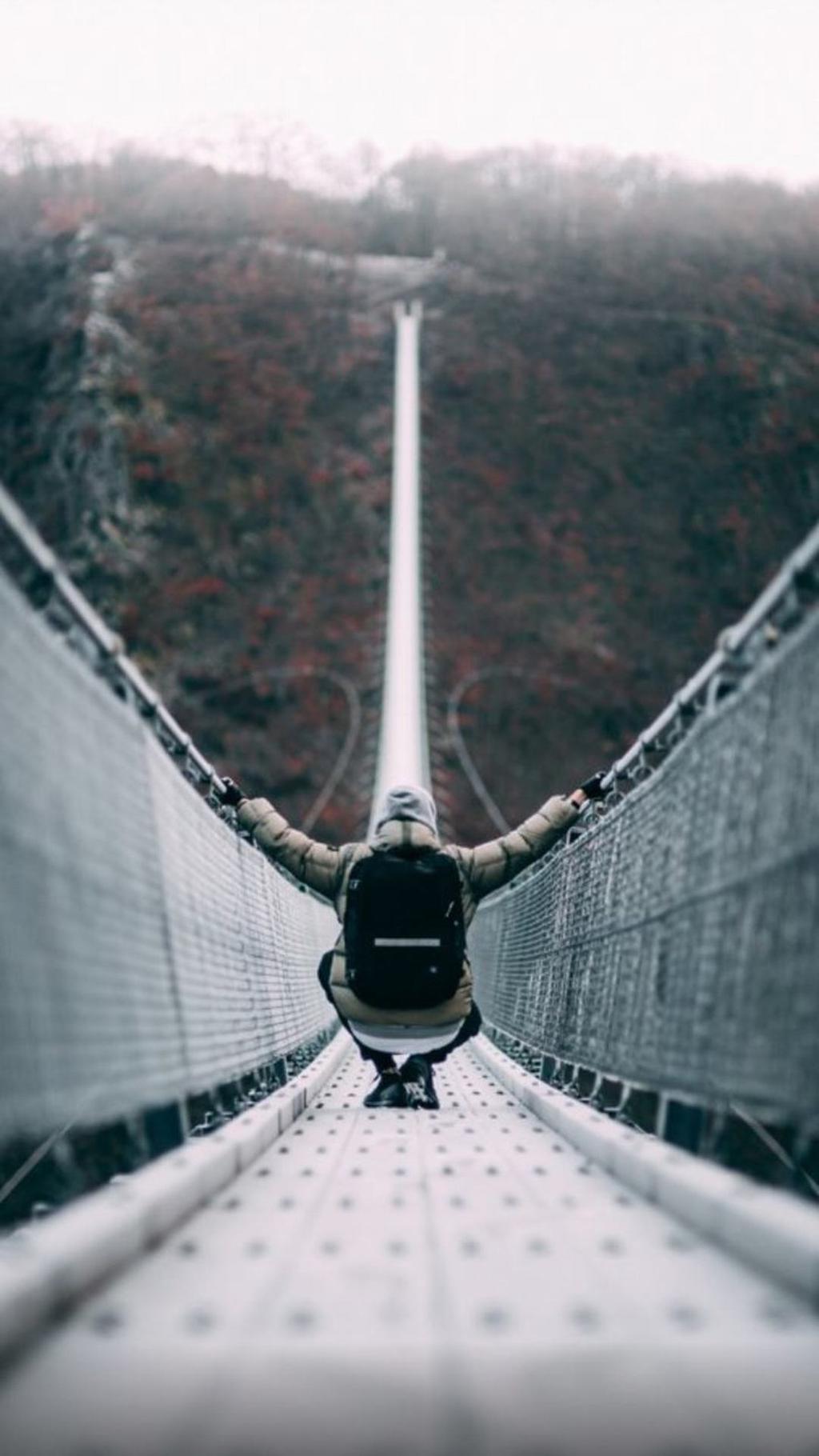 雄伟稳固吊桥系