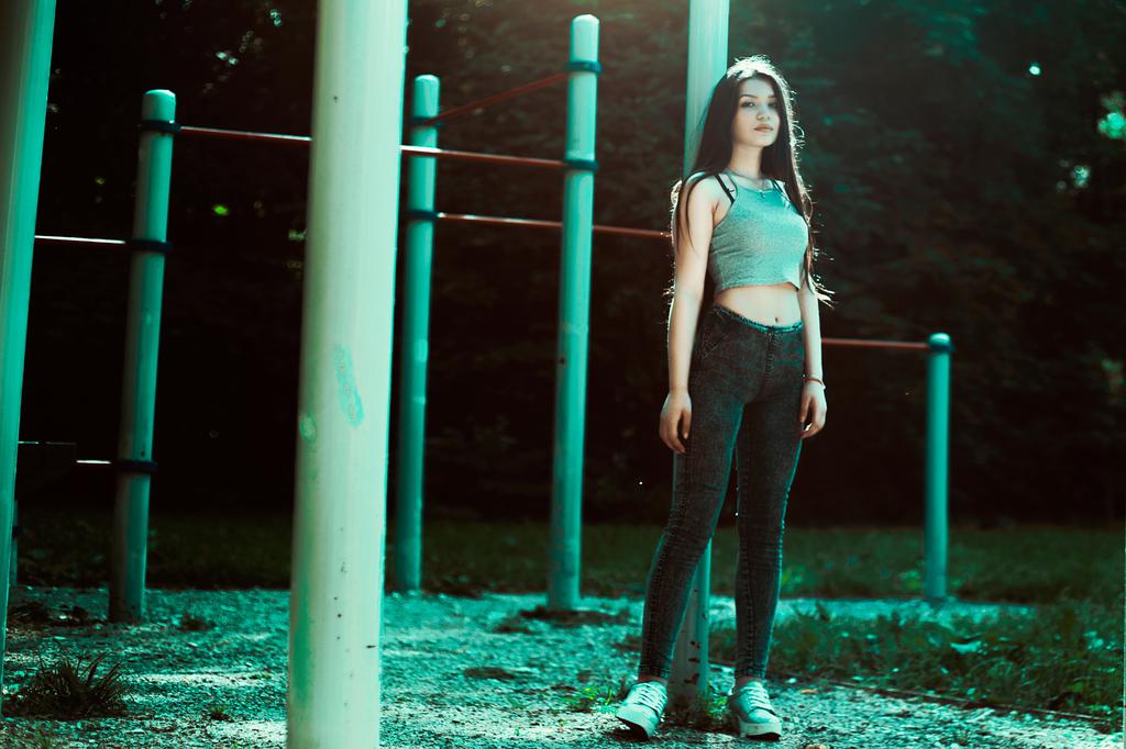 搭配高腰牛仔裤