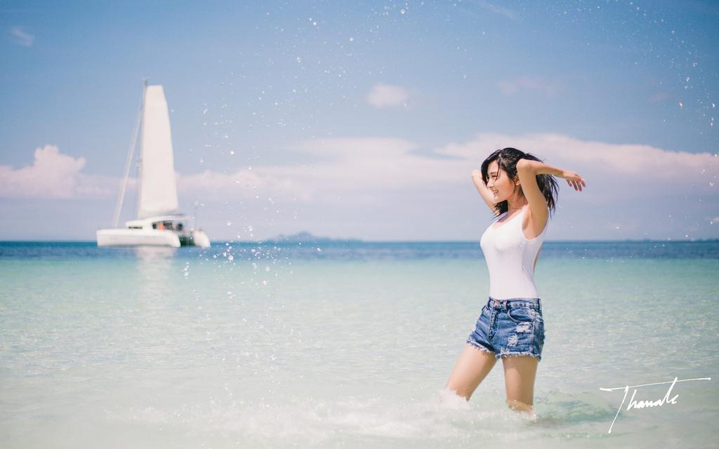 娇俏可人的美女