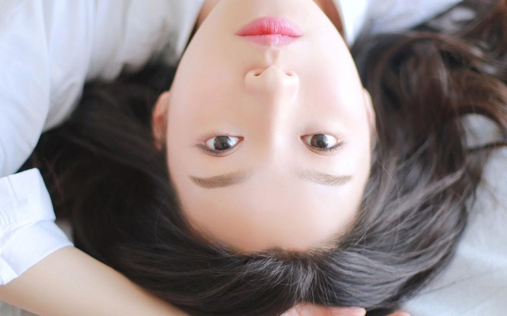 气质优雅白衬衫美女