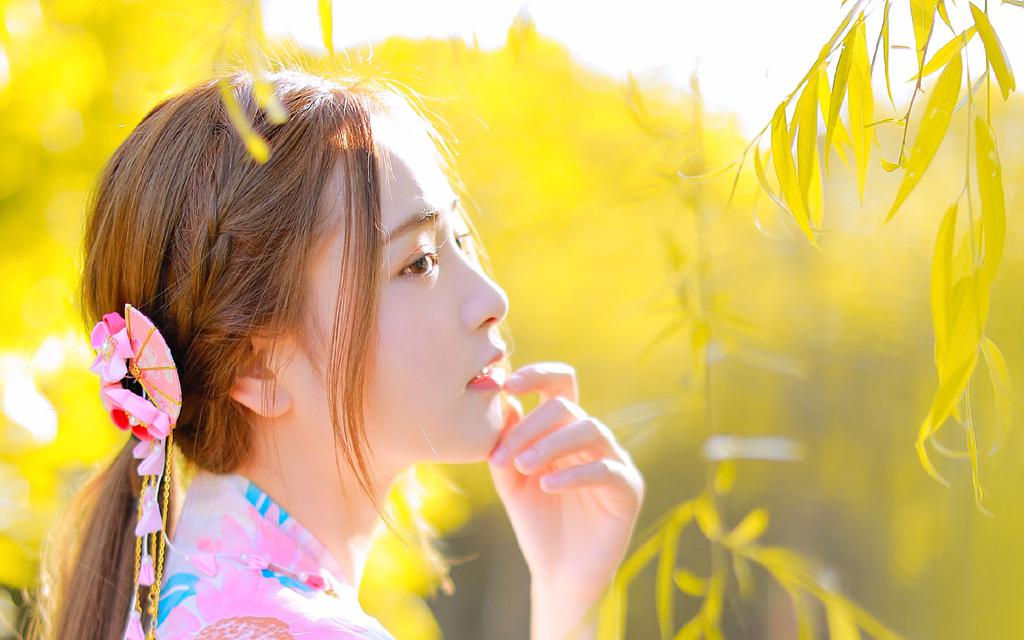 花海中的和服美女
