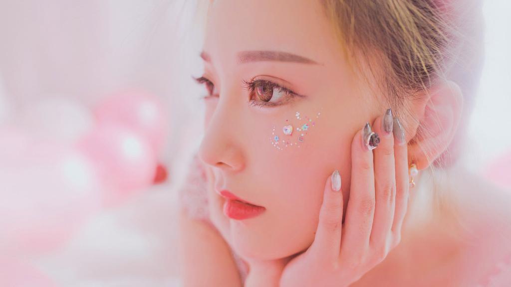 清新粉嫩少女写真