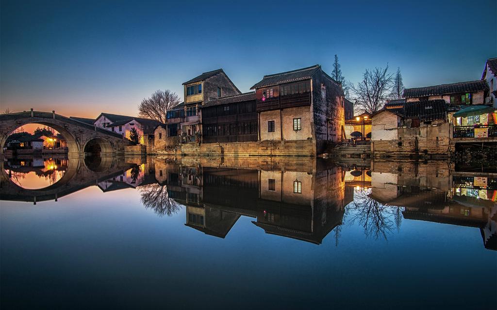 古镇复古特色建筑景色