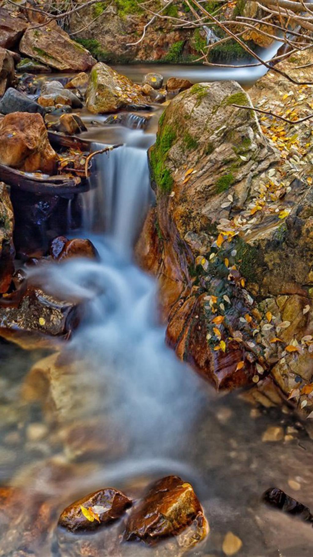 山林间唯美瀑布自然风光