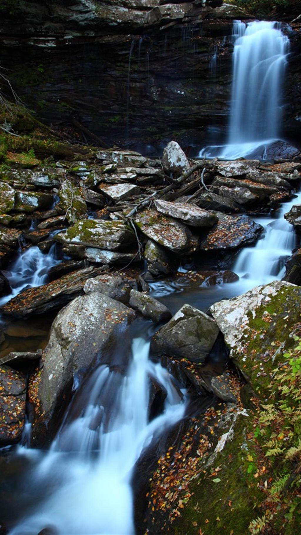 山林间唯美瀑布自然风光