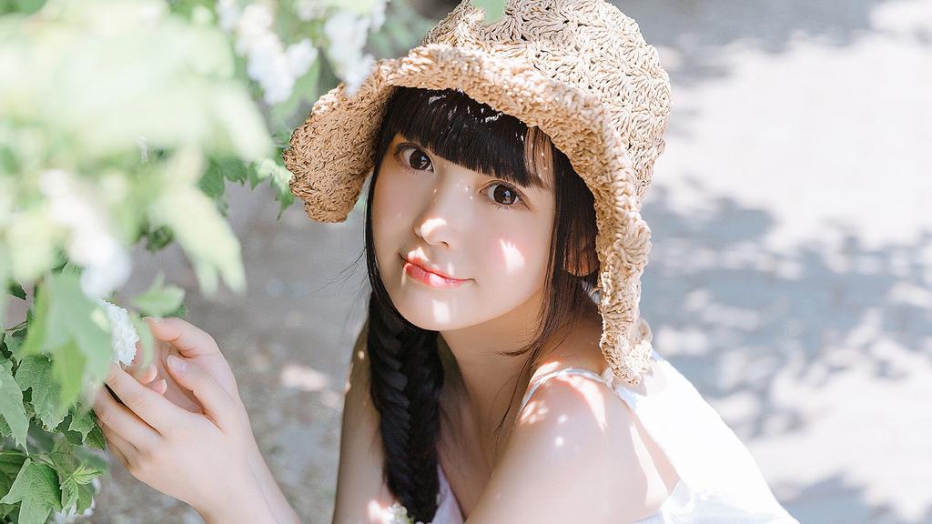 少女夏日白裙唯美写真