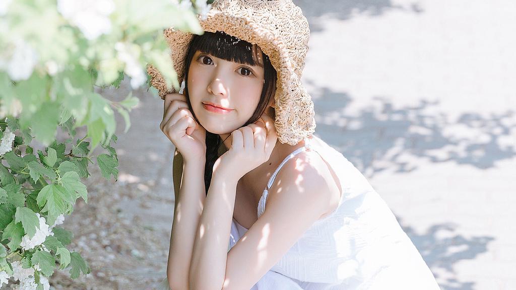 少女夏日白裙唯美写真