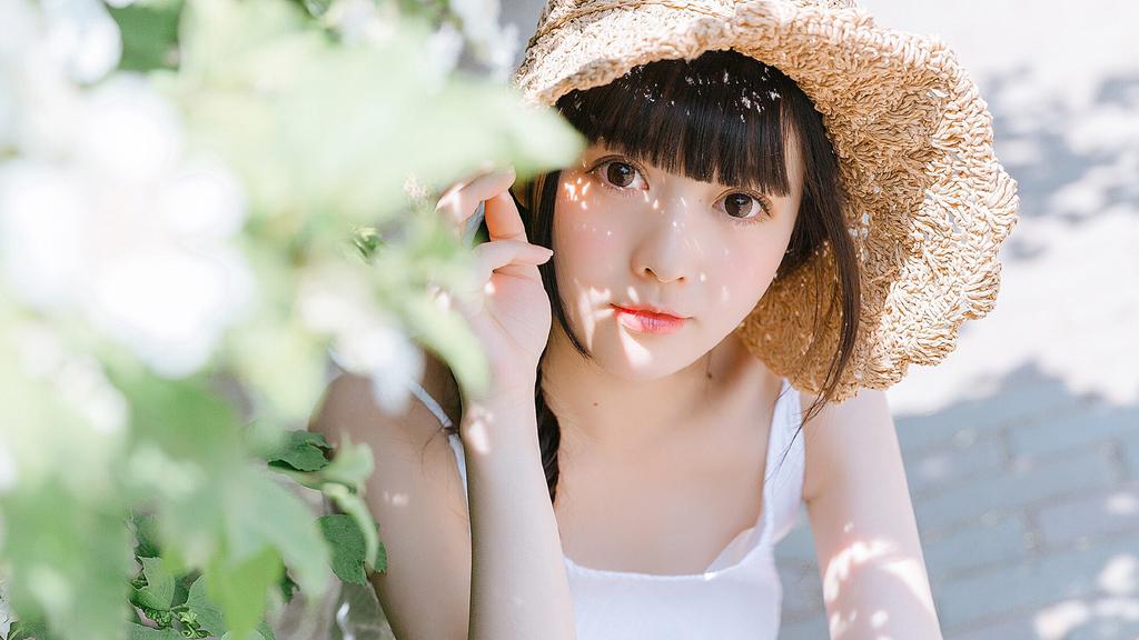 少女夏日白裙唯美写真