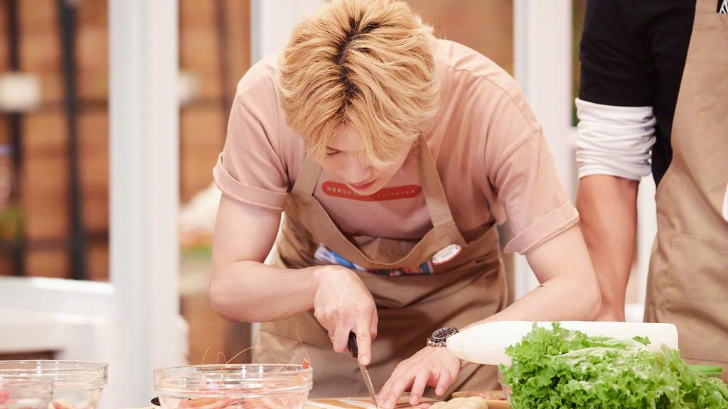 鹿晗最新节目高清帅气图片