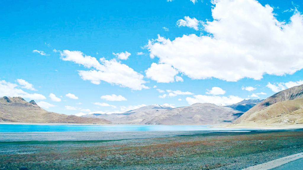 青藏线优美自然风光图