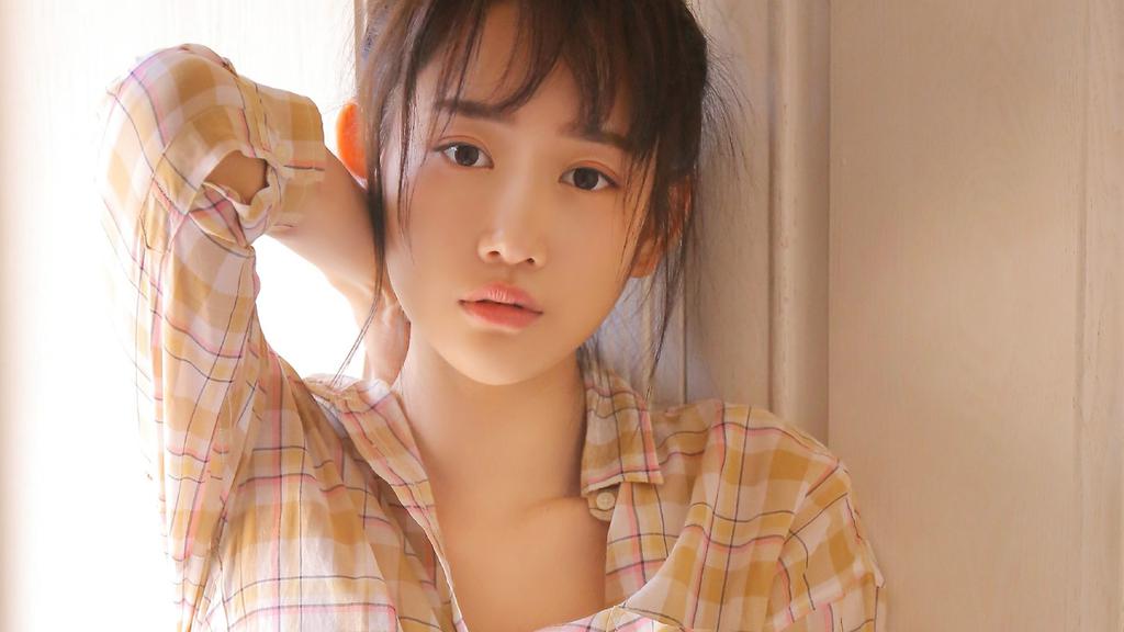 衬衣美女高清唯美写真