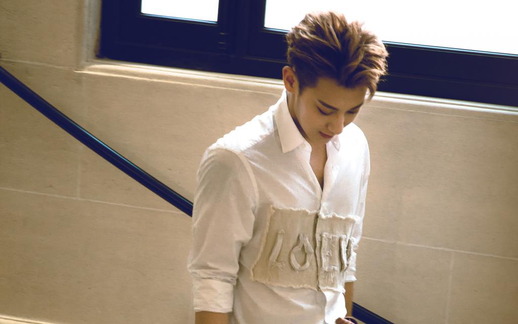 黄子韬帅气高清写真