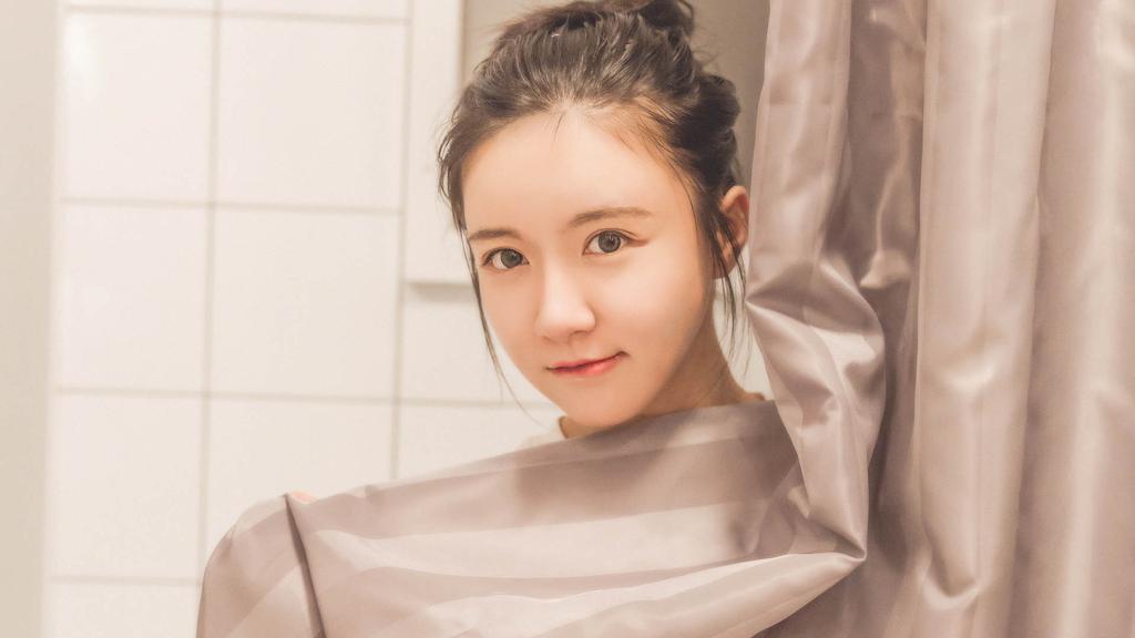 清纯少女浴室唯美写真