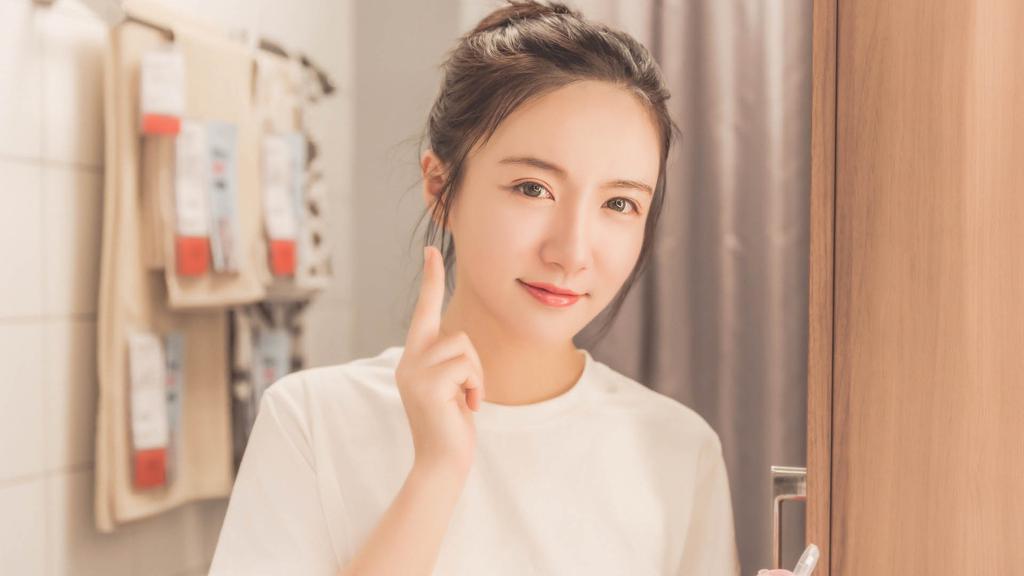 清纯少女浴室唯美写真