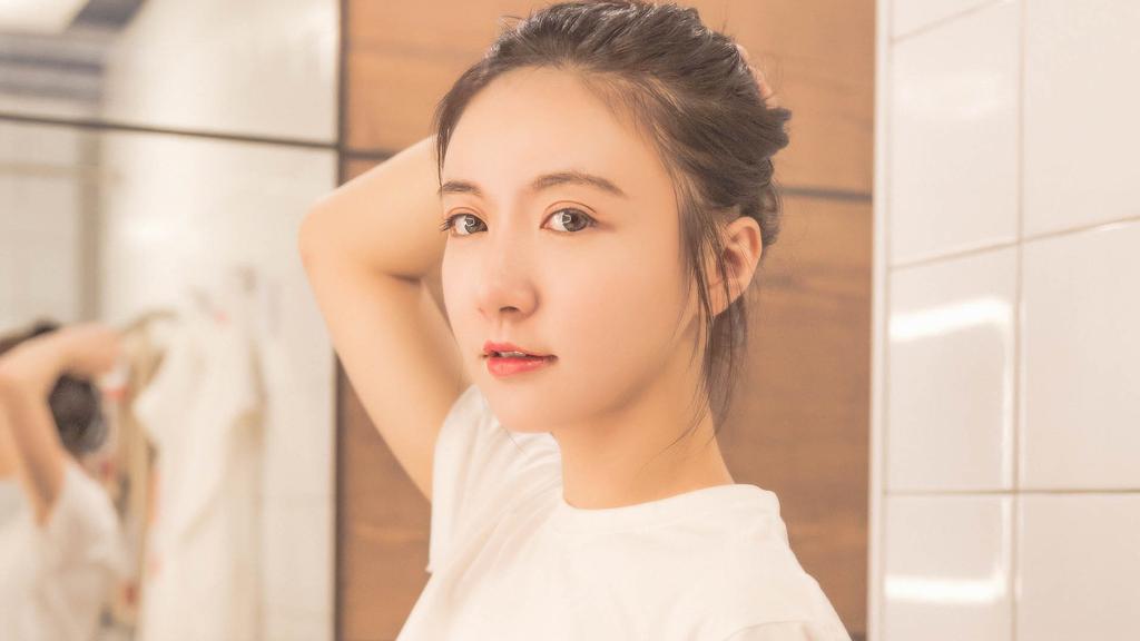 清纯少女浴室唯美写真