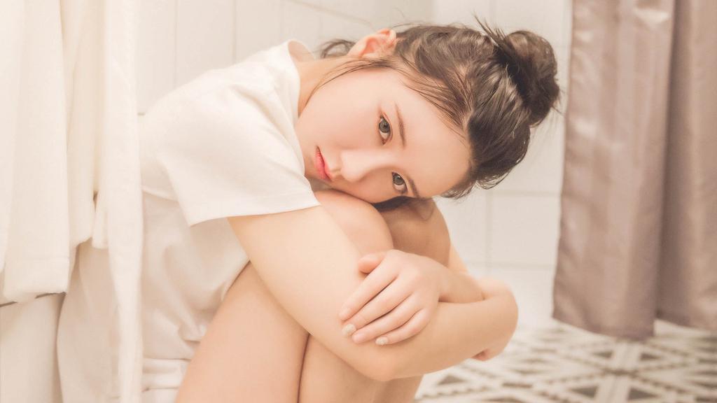 清纯少女浴室唯美写真