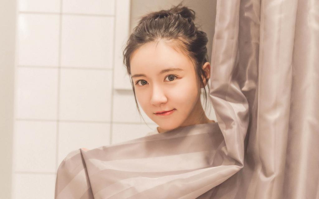 清新少女浴室唯美写真