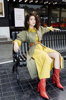 虎牙美女张雪迎最新时尚杂志封面-2