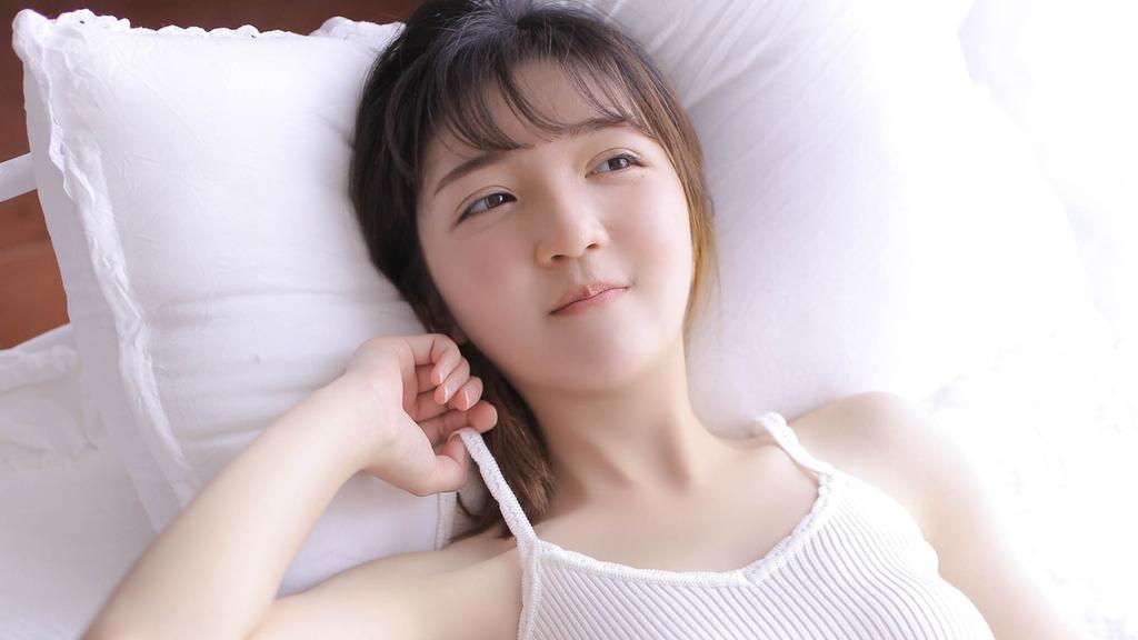 清新性感美女吊带唯美写真