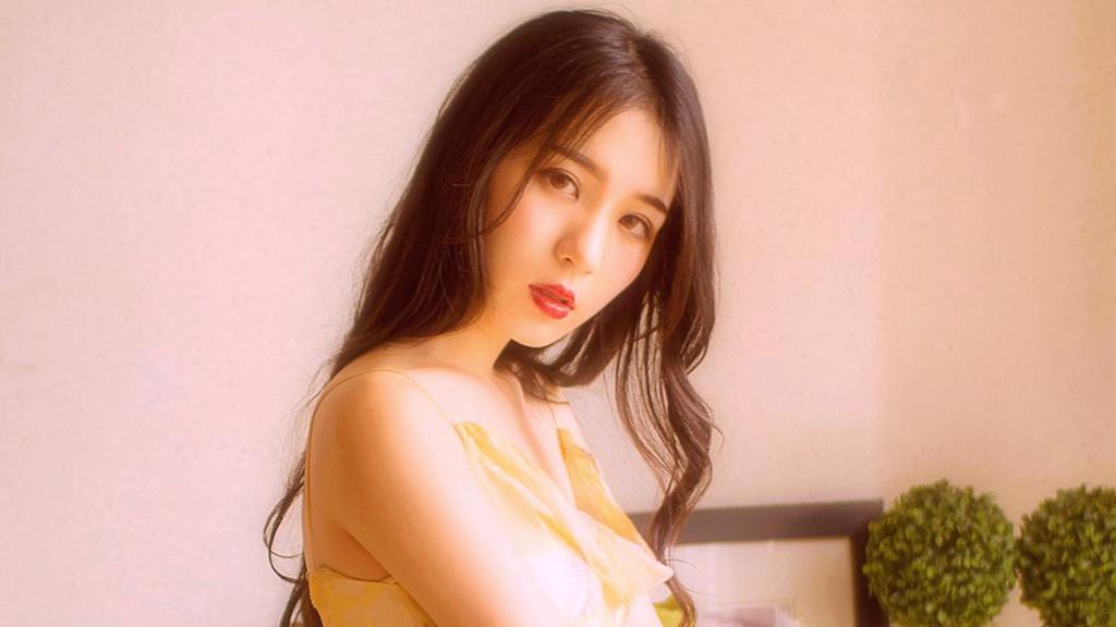 性感红唇美女日系高清唯美写真