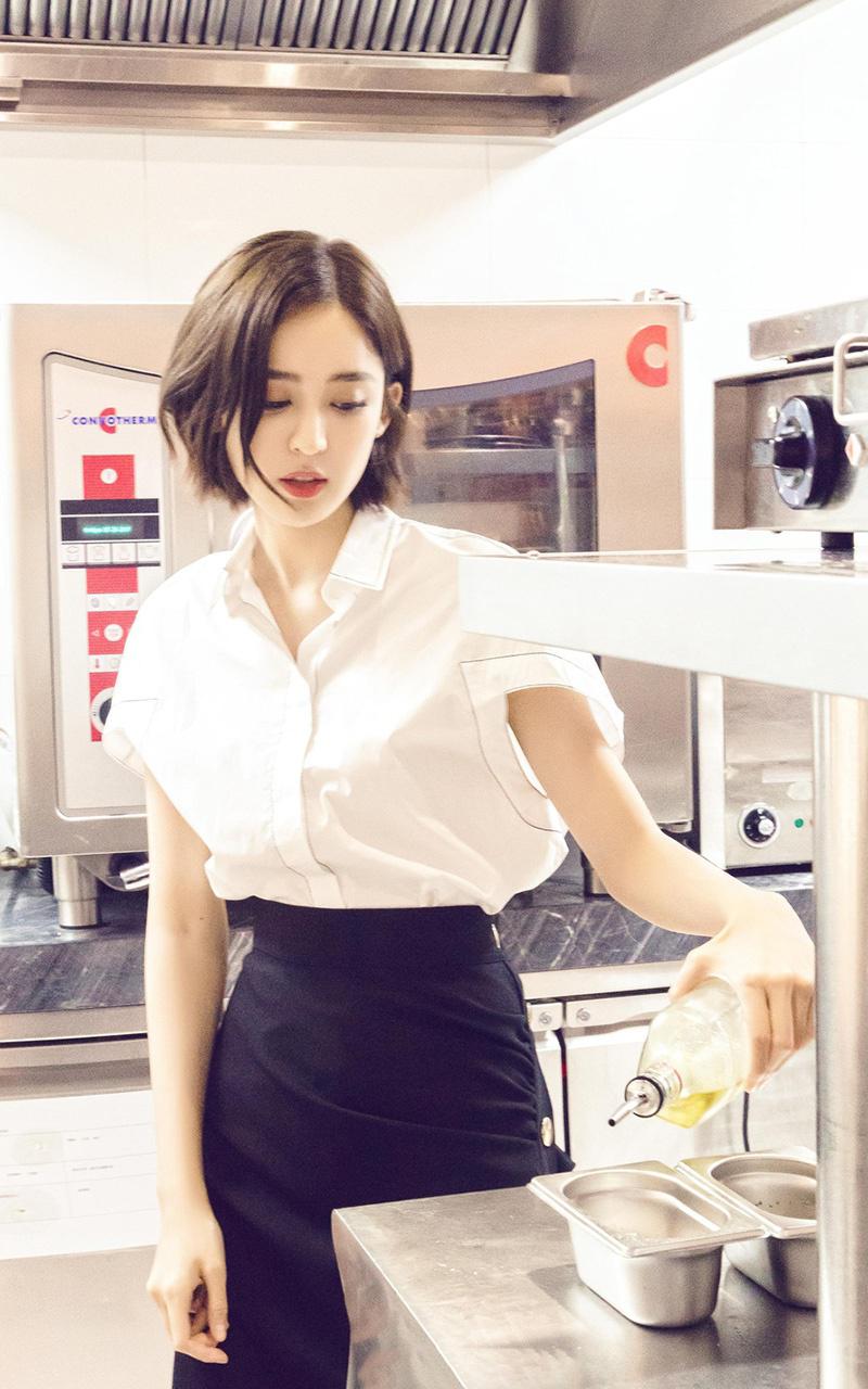 古力娜扎最新甜美居家写真