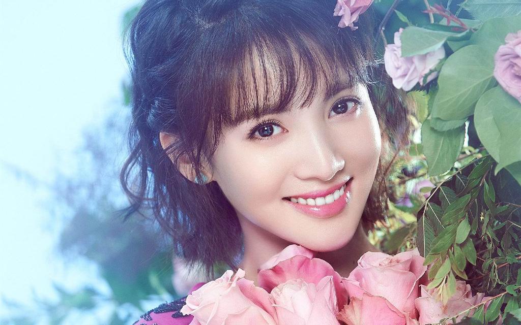 短发美女金晨甜美高清写真