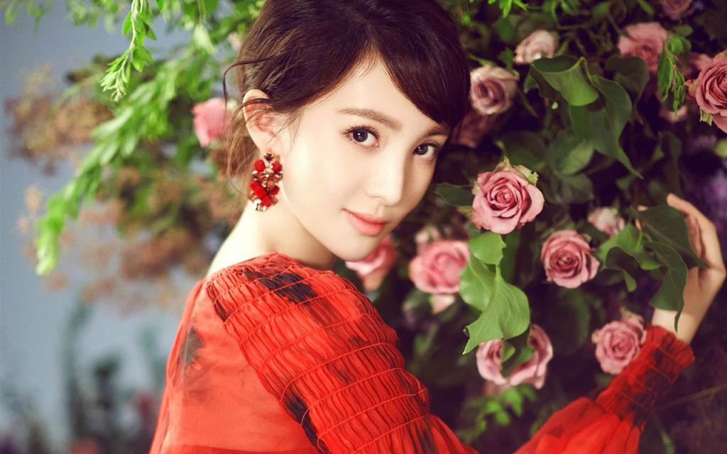 短发美女金晨甜美高清写真