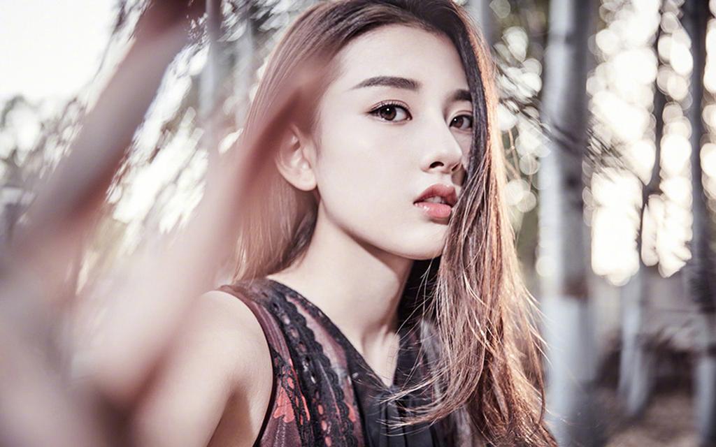 宋祖儿丛林少女唯美写真