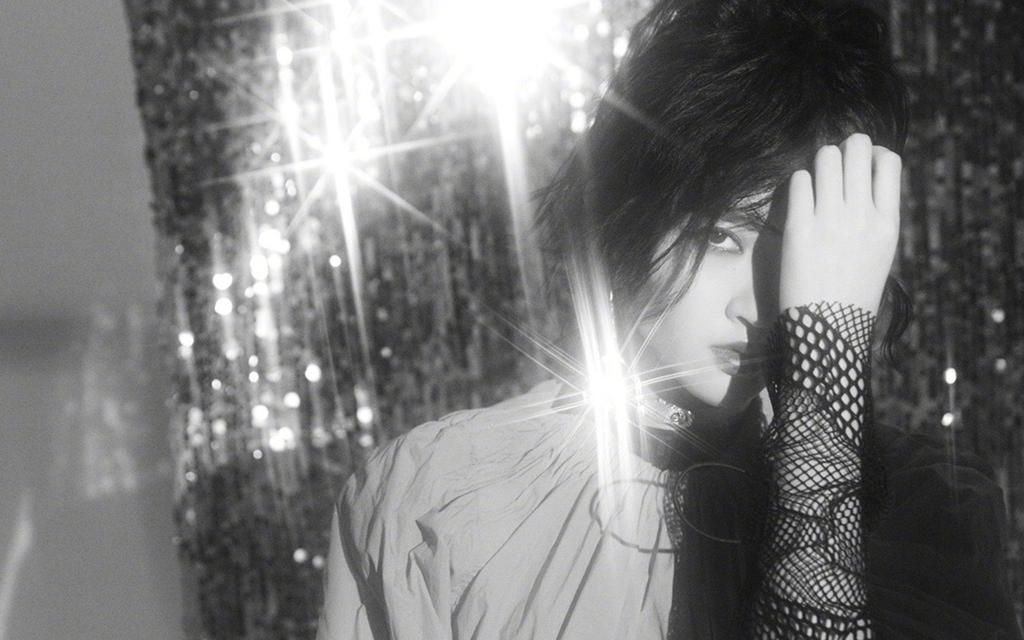 唐艺昕梦幻时尚写真