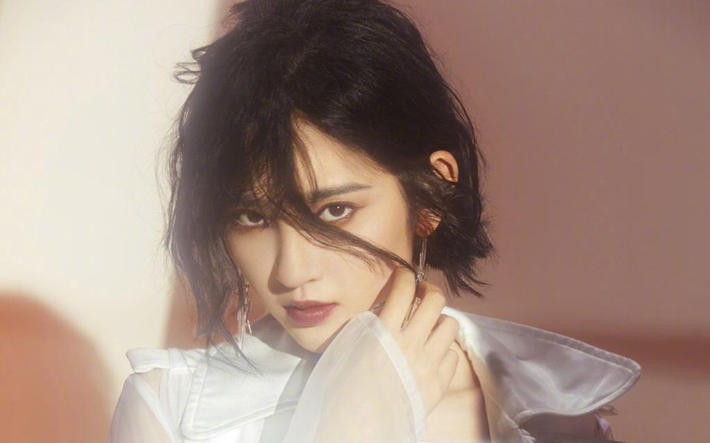 唐艺昕梦幻时尚写真