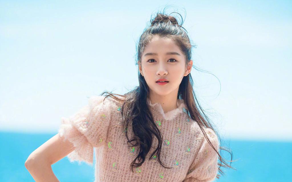 关晓彤戛纳时尚写真