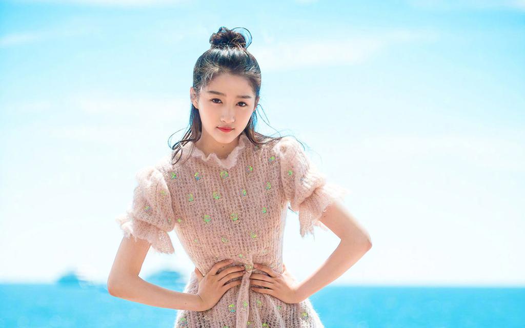 关晓彤戛纳时尚写真