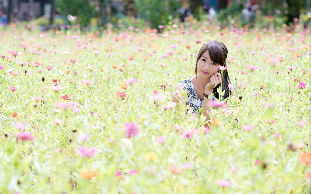 娇艳青春性感美女美腿写真