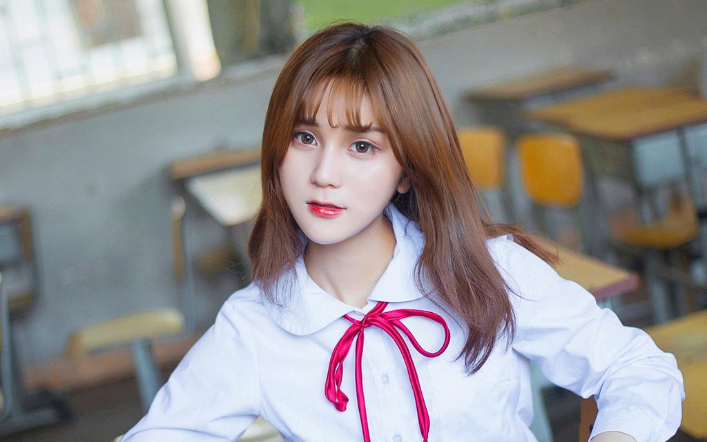 甜美少女学生制服写真