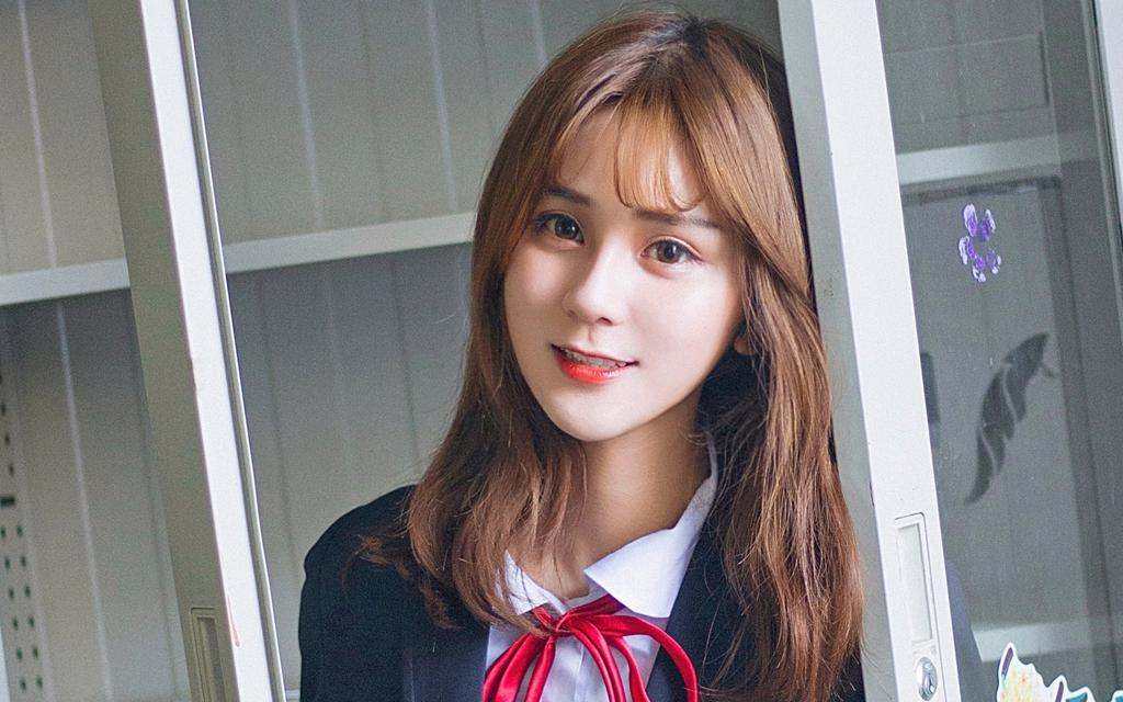 甜美少女学生制服写真