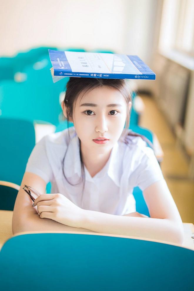 清纯美女校花唯美写真