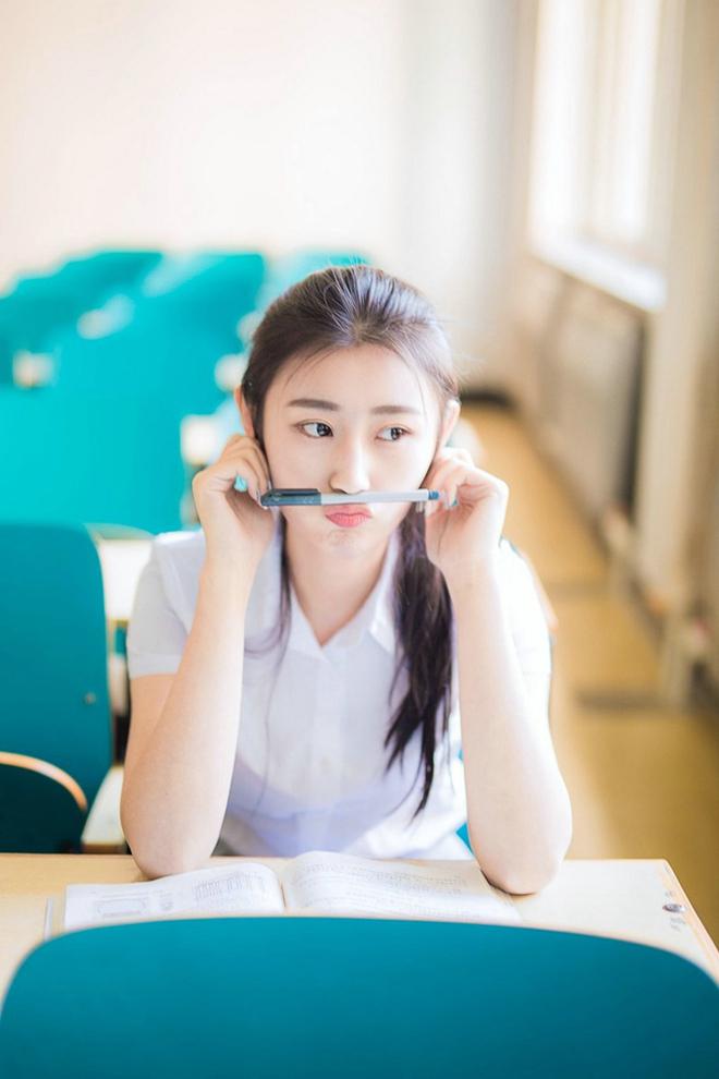 清纯美女校花唯美写真