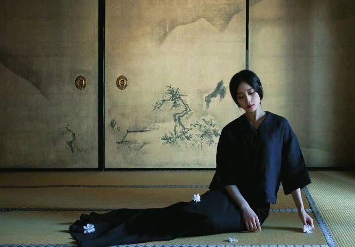 刘诗诗最新杂志写真图片：清雅仙气十足