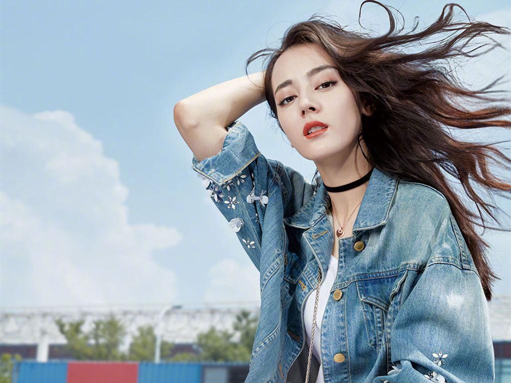 迪丽热巴最新杂志写真图片