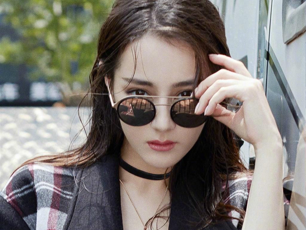 迪丽热巴最新杂志写真图片