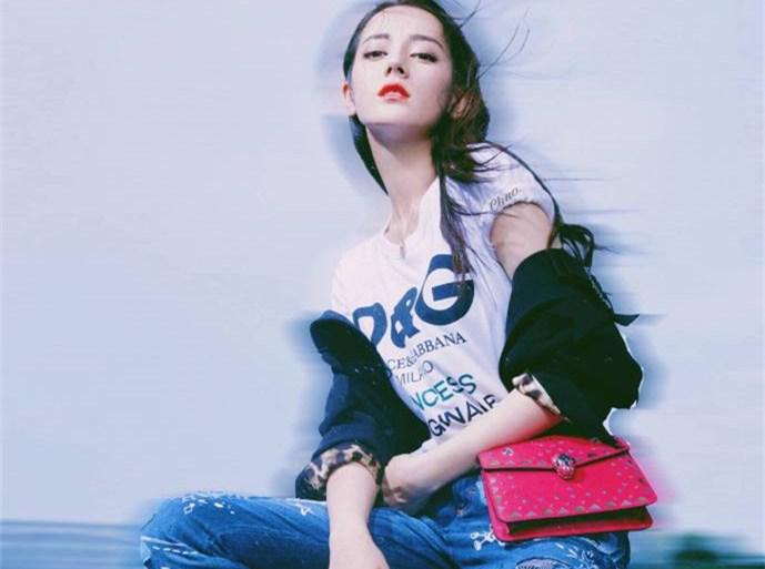 迪丽热巴最新杂志写真图片