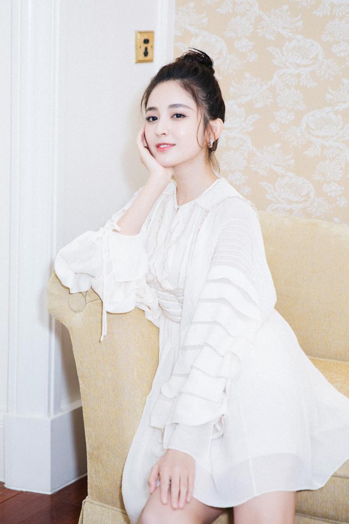 古力娜扎活动照图片