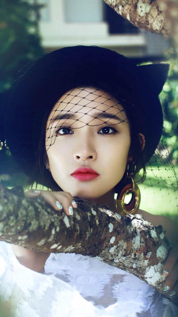 唐艺昕清纯时尚大片