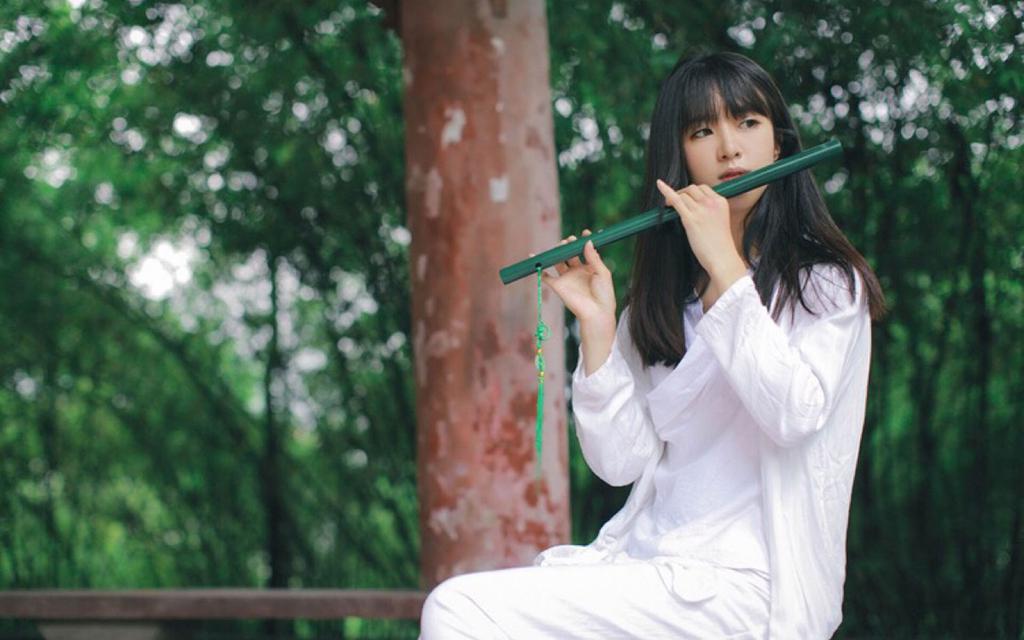 清新气质美女户外写真