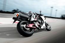 酷炫雅马哈摩托车跑车