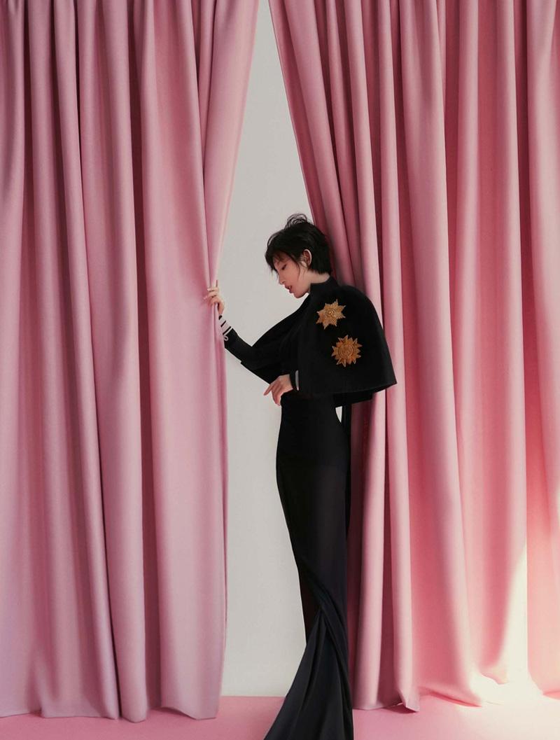 张俪最新另类时尚杂志写真