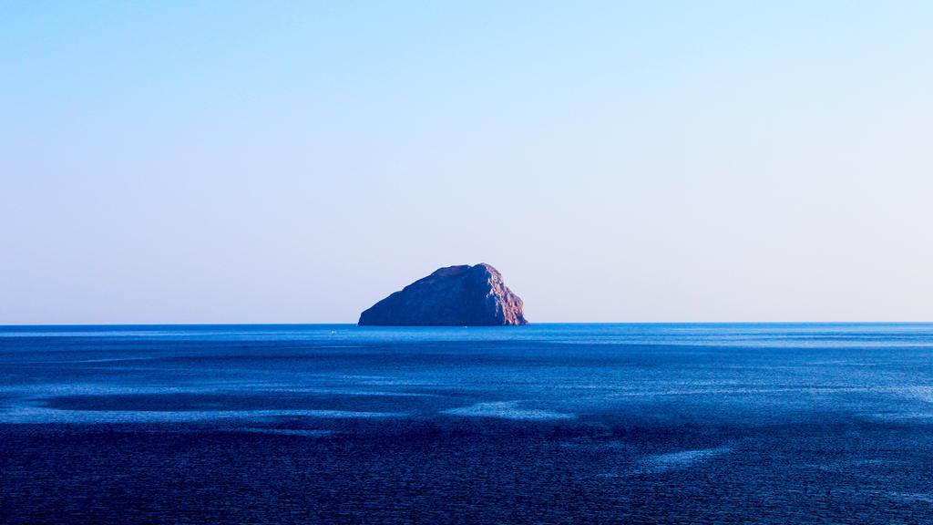 神秘的海上孤岛