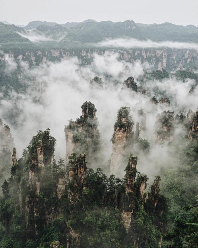 张家界天门山盘山公路高清摄影图片