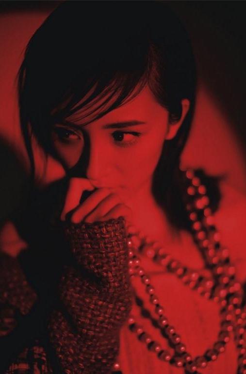 杨幂炫酷光影写真